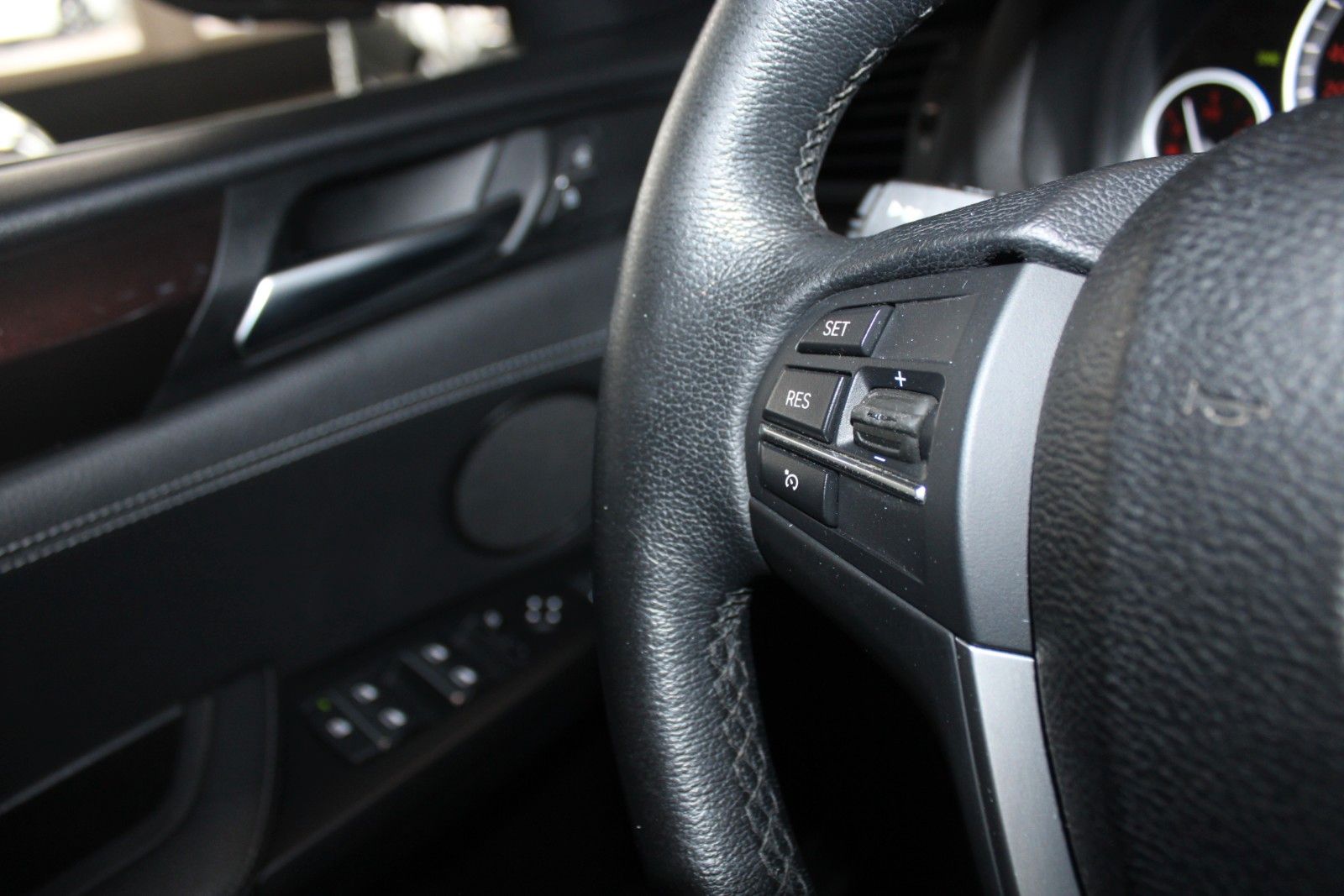 Fahrzeugabbildung BMW X3 xDrive28i xLine Aut. AHK HUD LEDER STDHZ uvm.