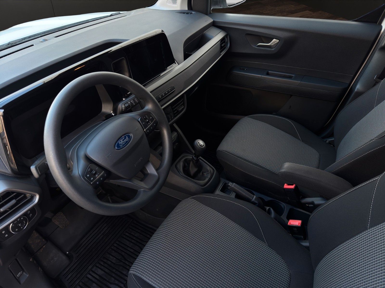 Fahrzeugabbildung Ford Transit Courier Allwetter/Tempomat/MwSt