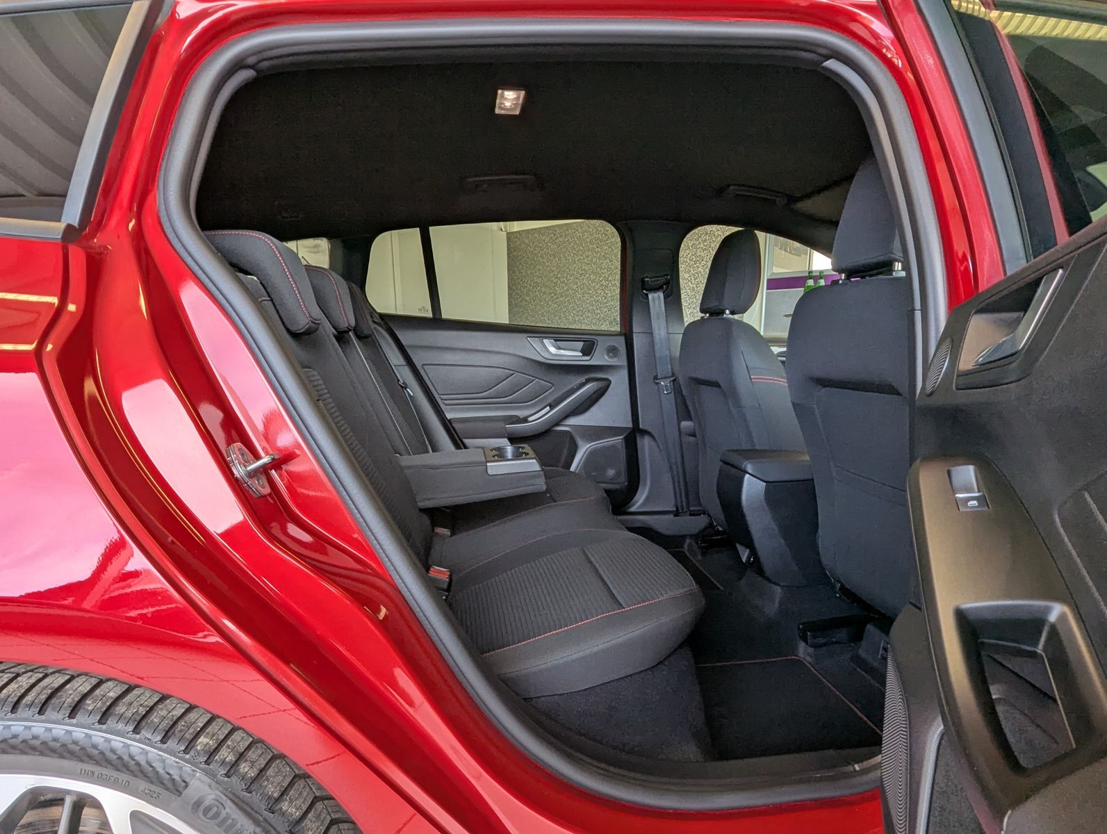 Fahrzeugabbildung Ford Focus 1.0 ST-Line X EB Matrix B&amp;O ACC Kamera 18"