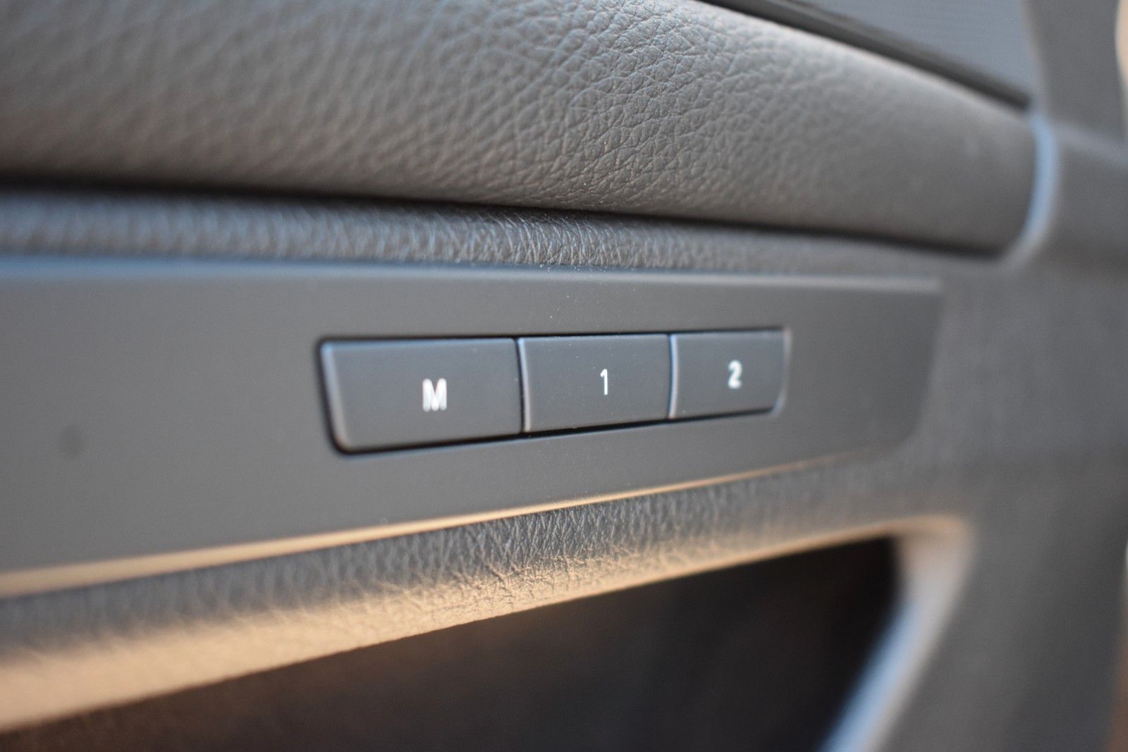Fahrzeugabbildung BMW 530d Limousine xDrive AHK/Memory/ACC/SLI/Leder