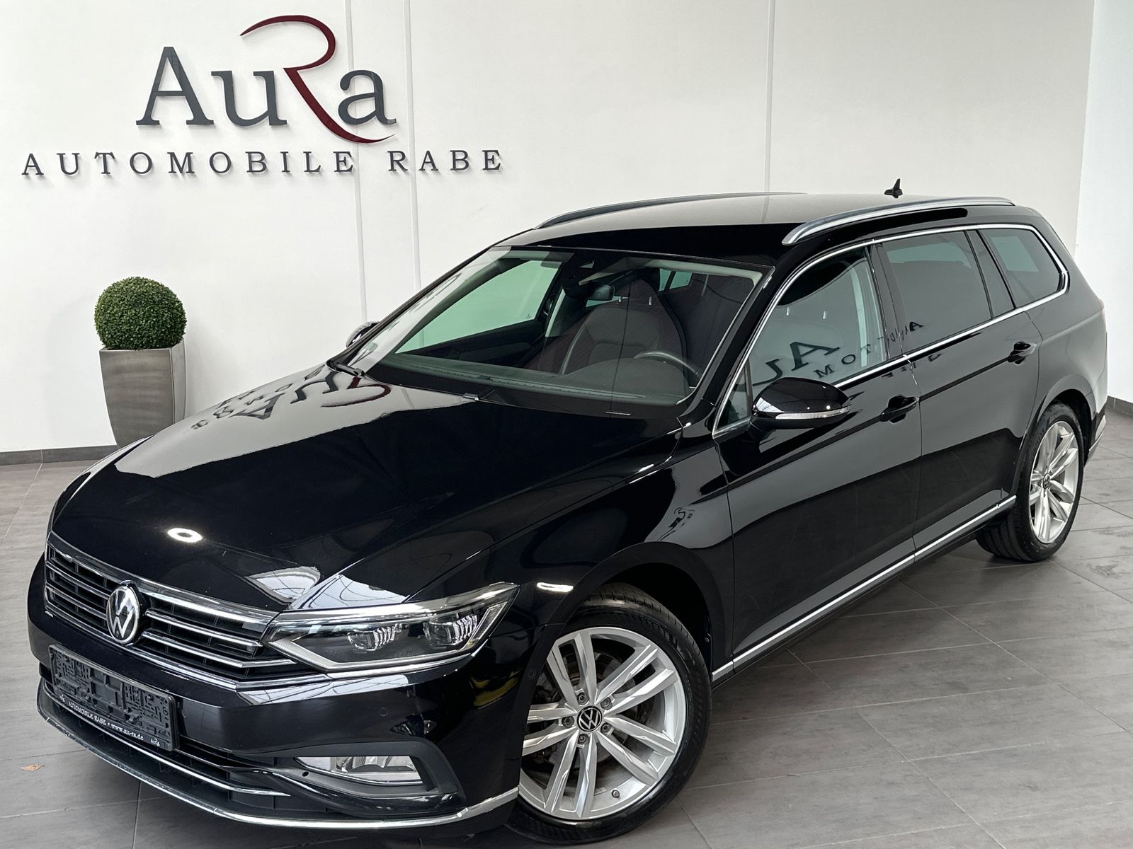 Fahrzeugabbildung Volkswagen Passat Variant Elegance NAV+IQ-LIGHT+ACC+360°+VC