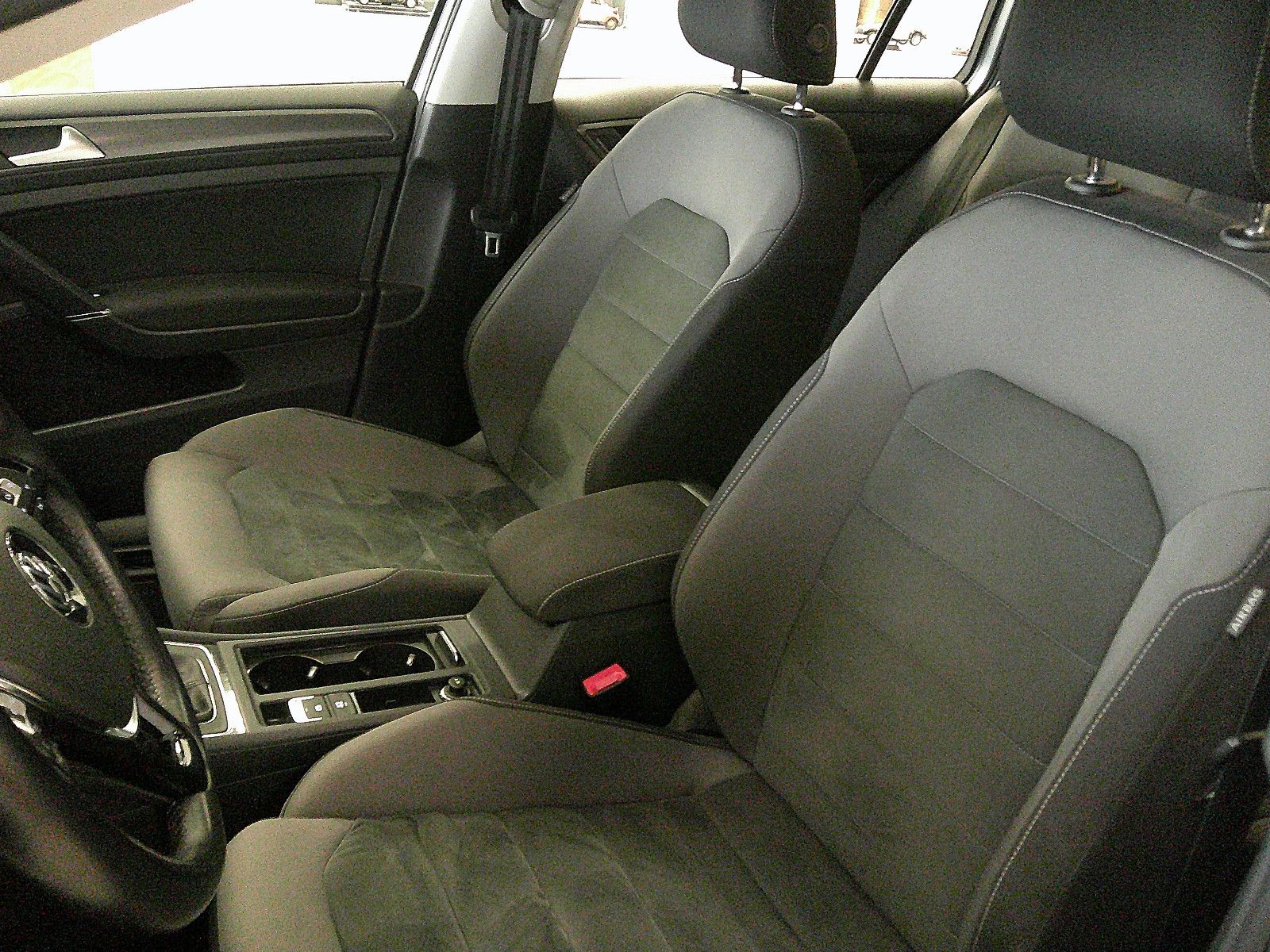 Fahrzeugabbildung Volkswagen GolfVII Variant Comfortline/NAVI /KLIMA/WENIG KM