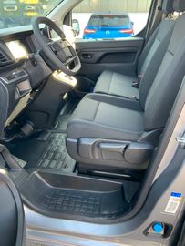 Bild 12 Opel Vivaro Kombi XL 9 Sitze 8 AT 5 Jahre Garantie