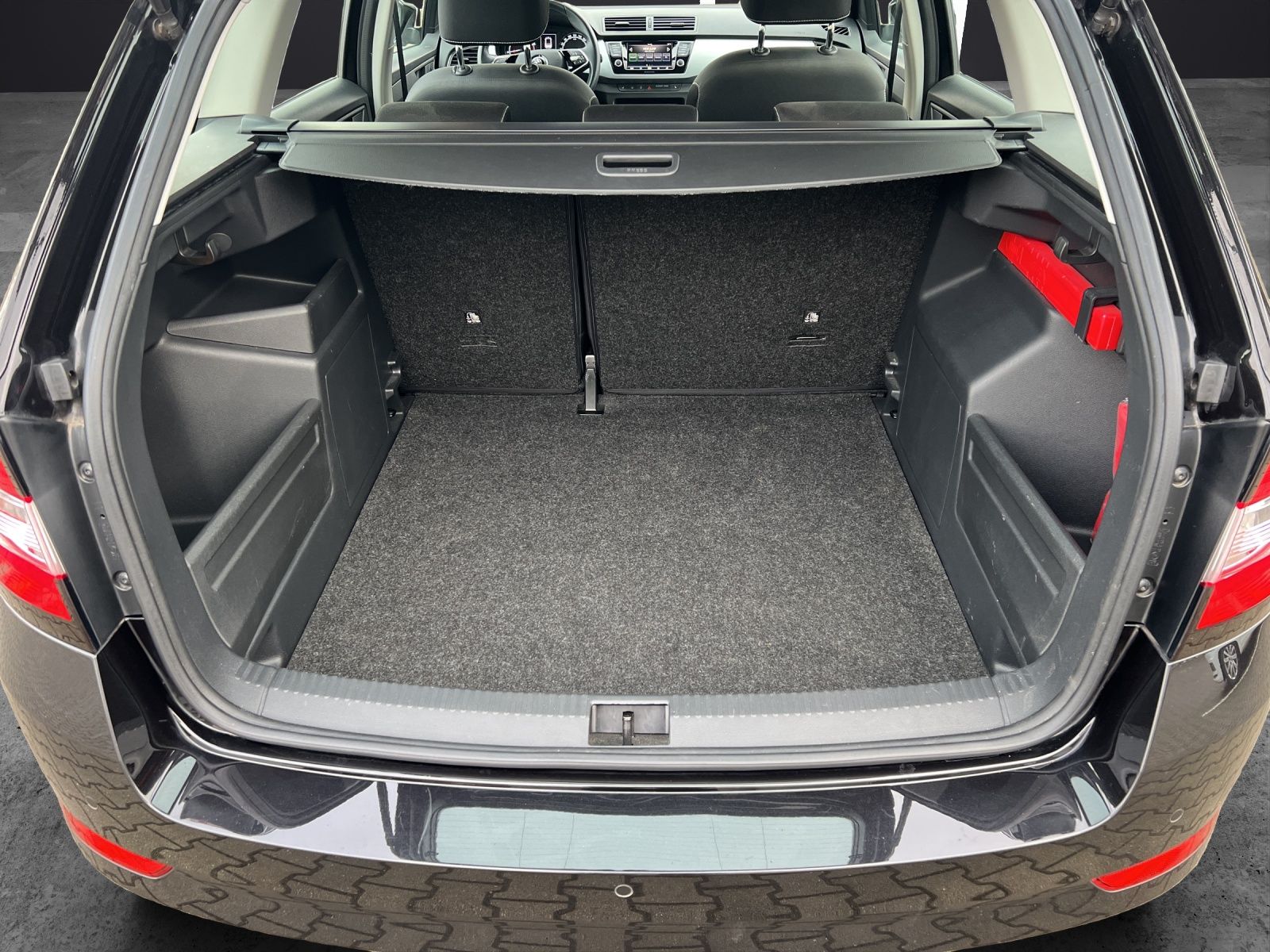 Fahrzeugabbildung SKODA Fabia Combi Ambition TSI SH Kamera DAB Klima