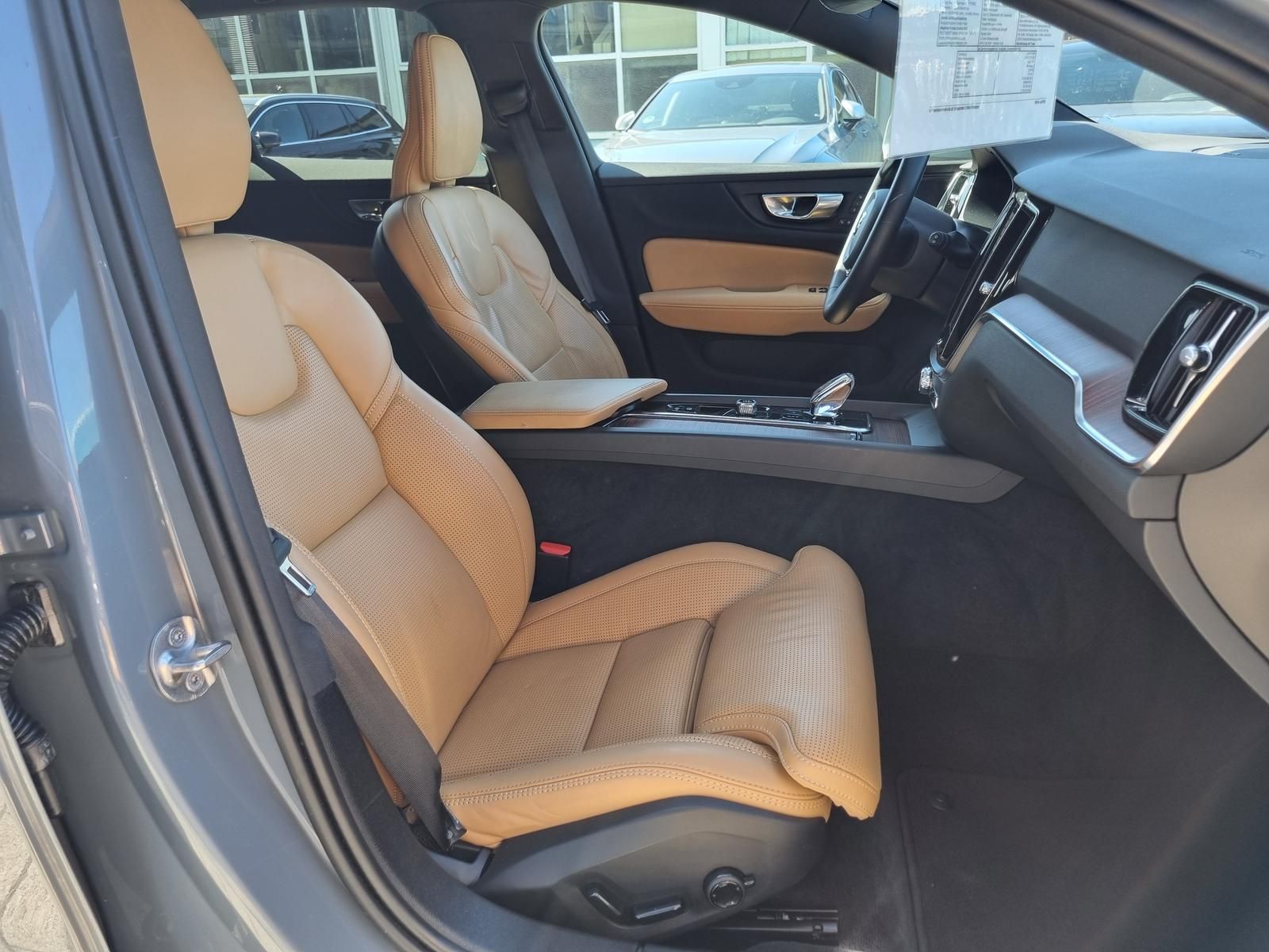 Fahrzeugabbildung Volvo V60 CC B4 D AWD 'AHK, Standheizung'