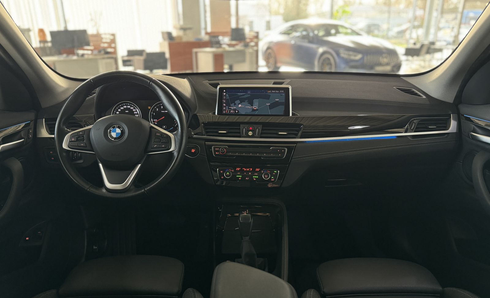 Fahrzeugabbildung BMW X1 xD25e Sport Line Parkassist DAB Navi Komfort