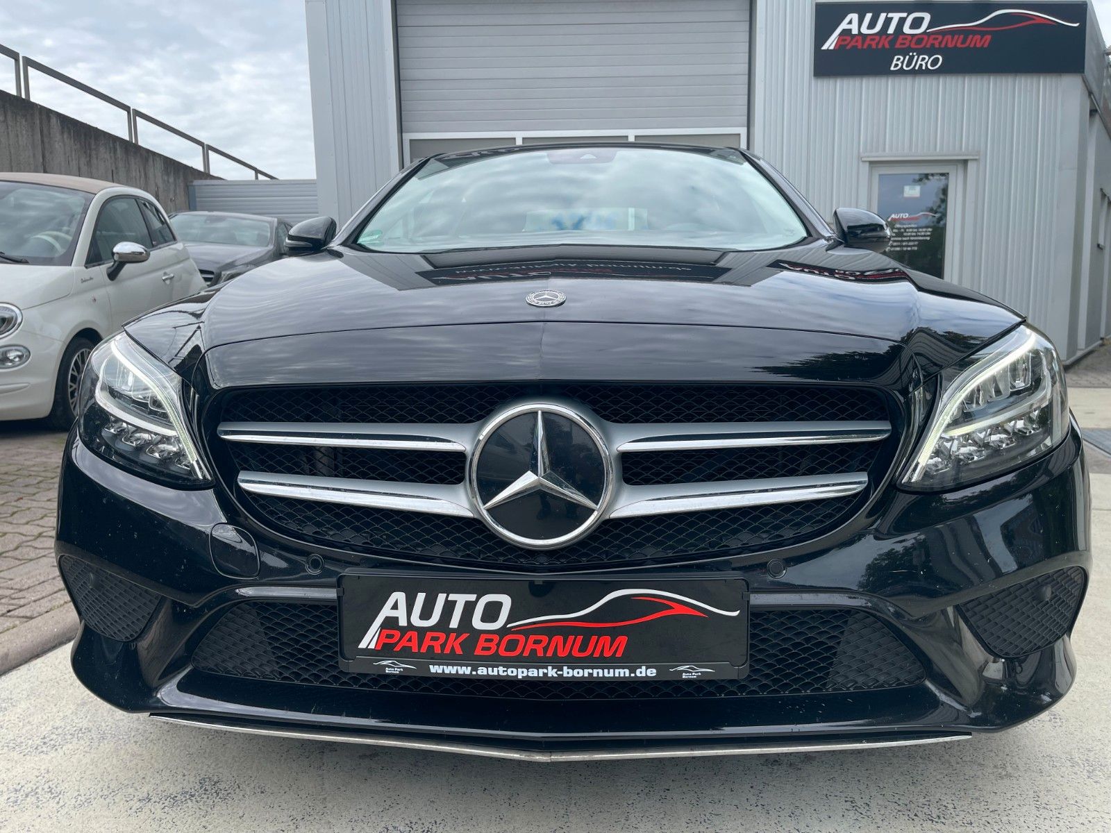 Mercedes-Benz C 300 e 4Matic/AVANTGARDE/KAMERA/LED/AHK/TÜV imagem 3