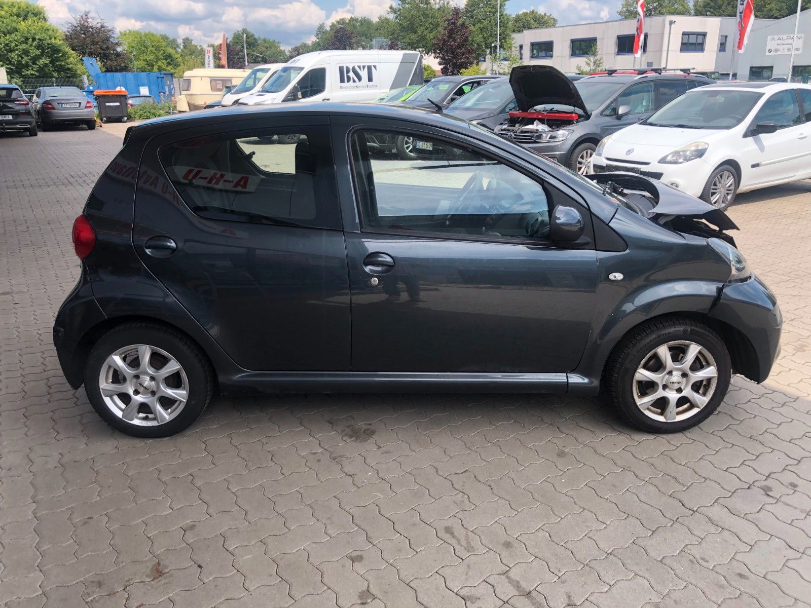 Fahrzeugabbildung Toyota Aygo AYGO Cool Unfall
