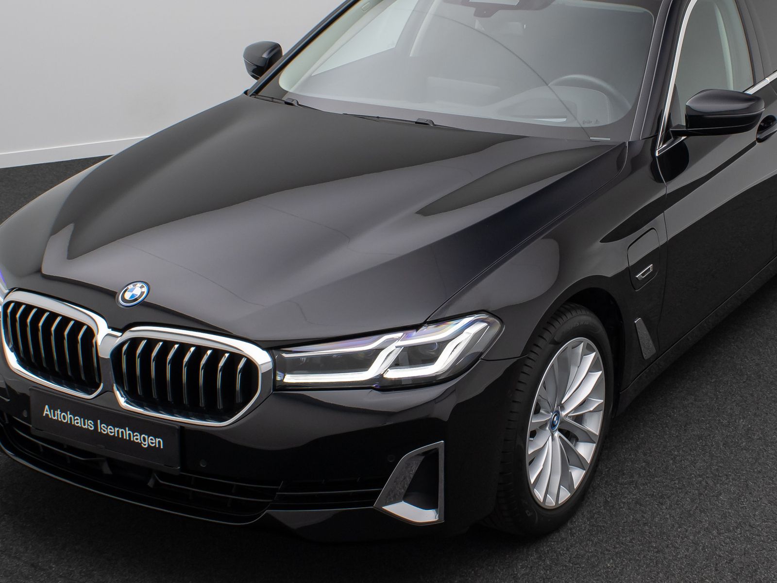 Fahrzeugabbildung BMW 530e xD Luxury Line Kamera DAB Laser HUD Belüft