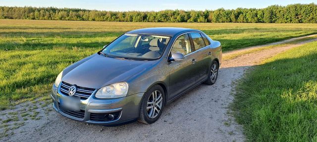 Volkswagen VW Jetta 2.0 FSI