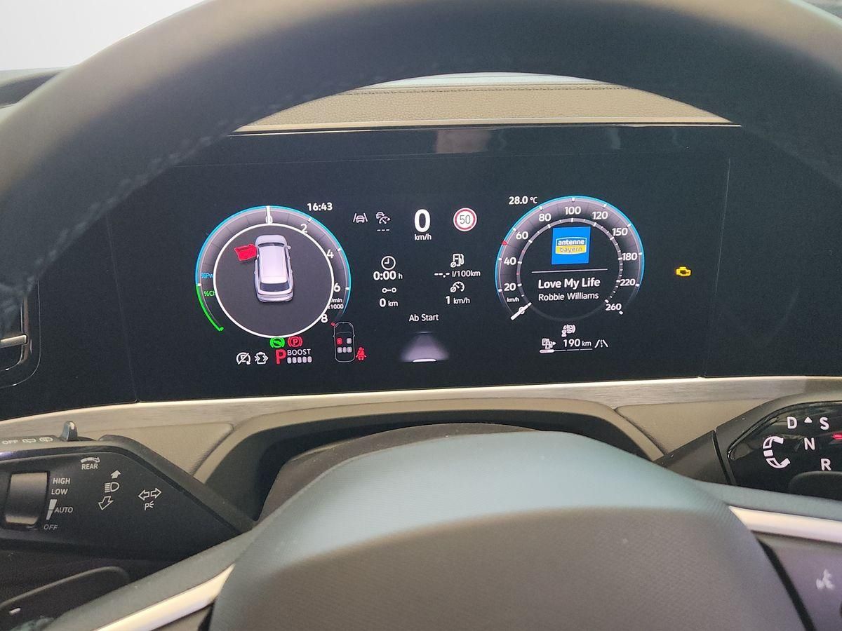Fahrzeugabbildung Volkswagen Passat Variant Elegance 1.5 TSI 150 kW eHybrid