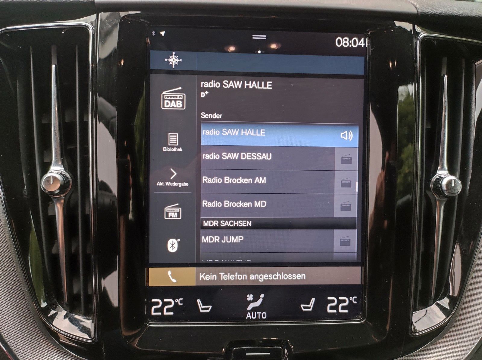 Volvo XC60 R Design PHEV AWD PANO Leder AHK LED Autom foto 18