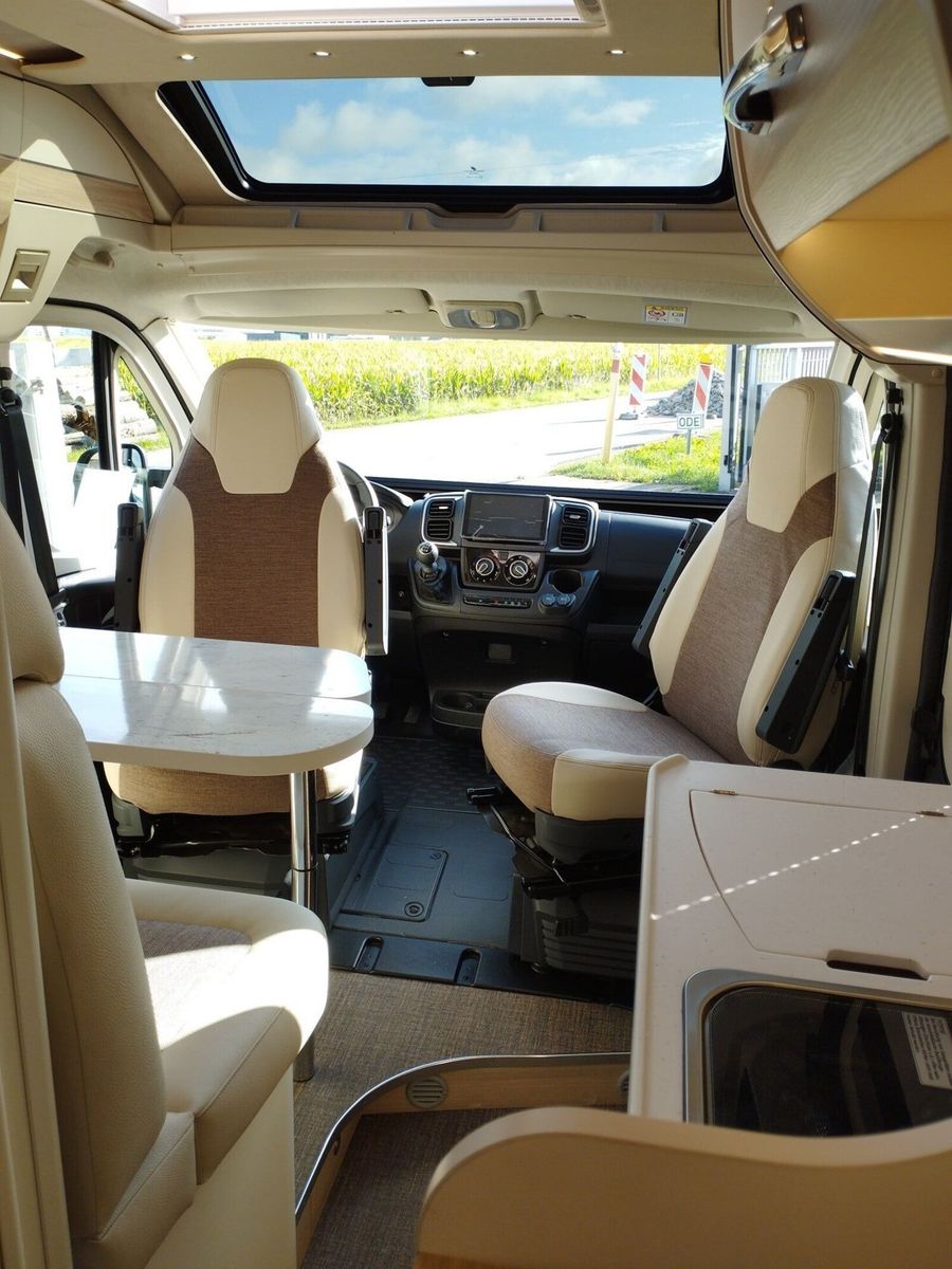 Fahrzeugabbildung Eura Mobil Van V 635 HB RFK, Captain-Chair-Sitze, Skyroof
