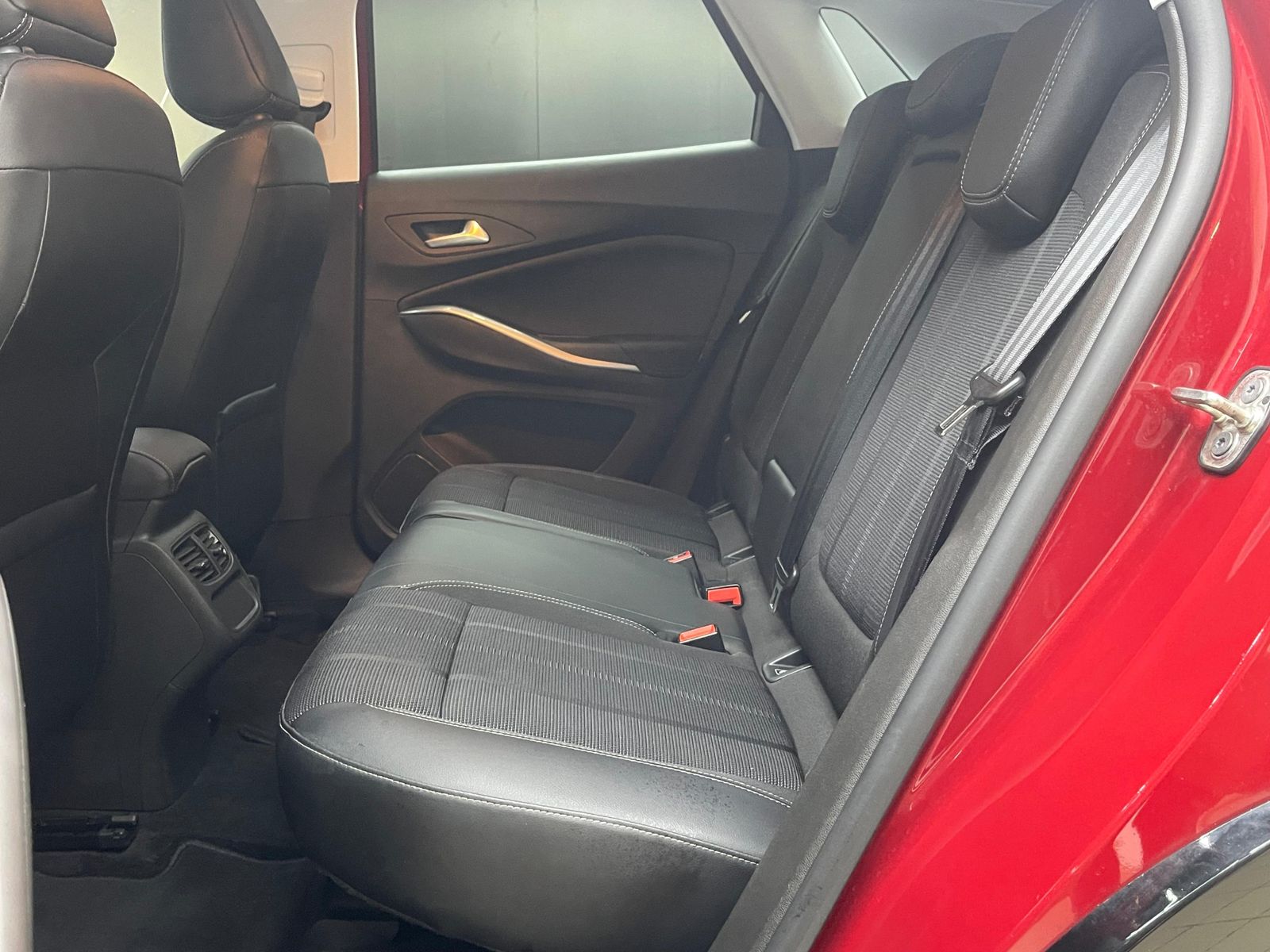 Fahrzeugabbildung Opel Grandland 1.2 Aut.GS Line Style NAVI+LED+KAM+18"