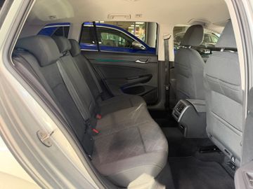 Volkswagen Golf - 10