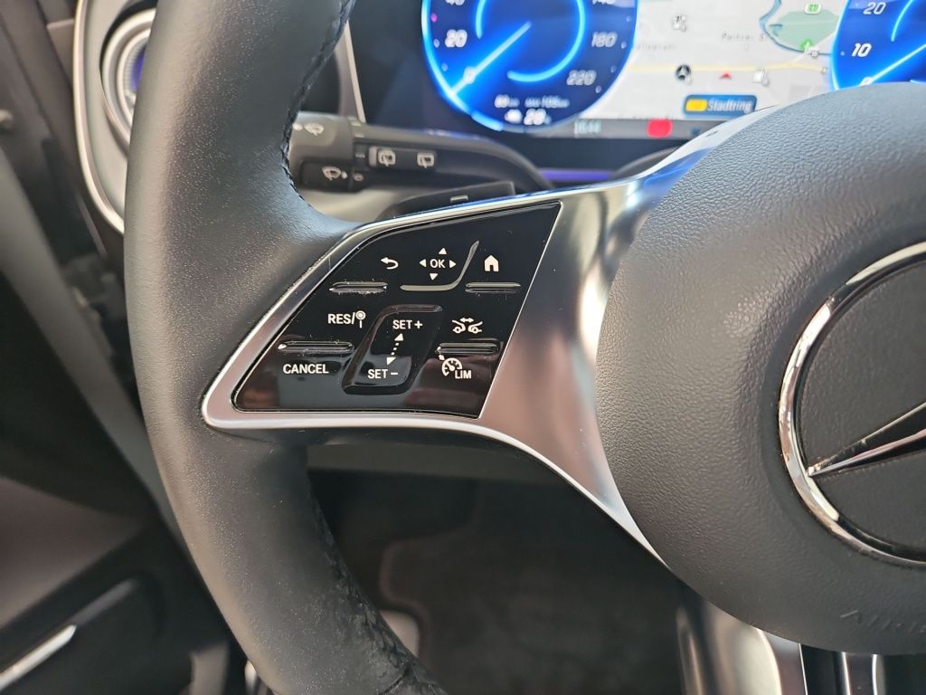 Fahrzeugabbildung Mercedes-Benz EQV 300 Lang 7 Sitze Sound 360° EASY-PACK Lenkas
