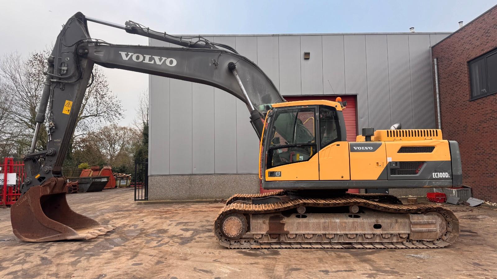 Volvo EC300DL