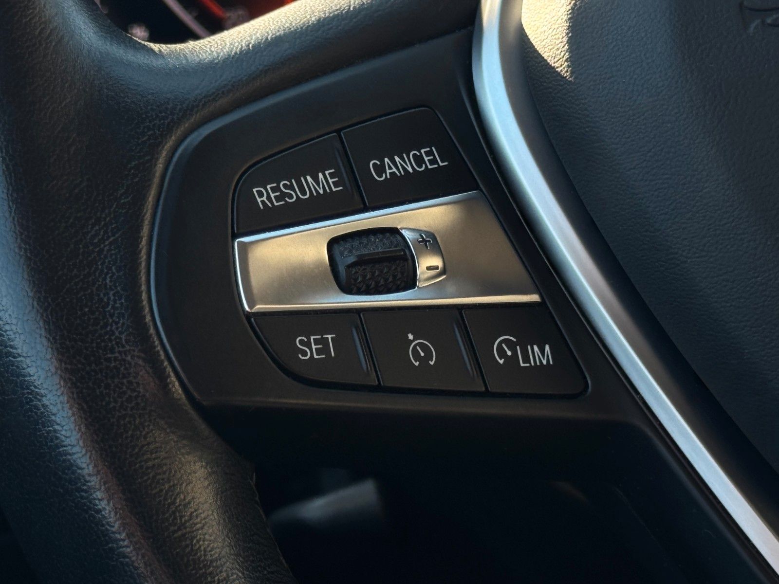 Fahrzeugabbildung BMW 118i Advantage Kamera CarPlay LC Prof. LHZ SHZ