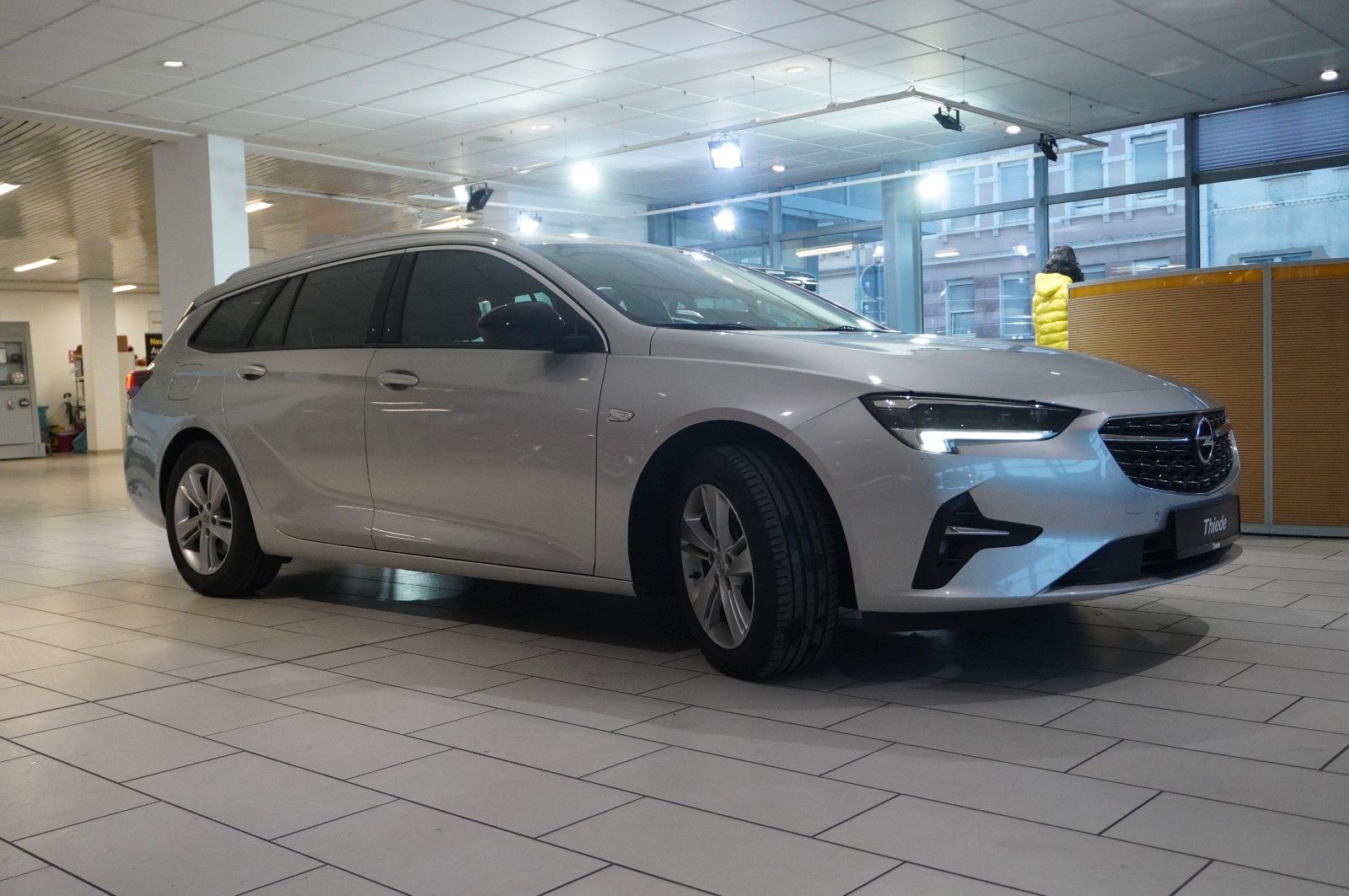 Fahrzeugabbildung Opel Insignia B ST 2.0D ELEGANCE NAVI/LED/KAMERA/HUD