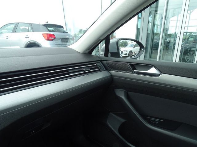 Passat Variant 1.5 TSI Conceptline / Navi