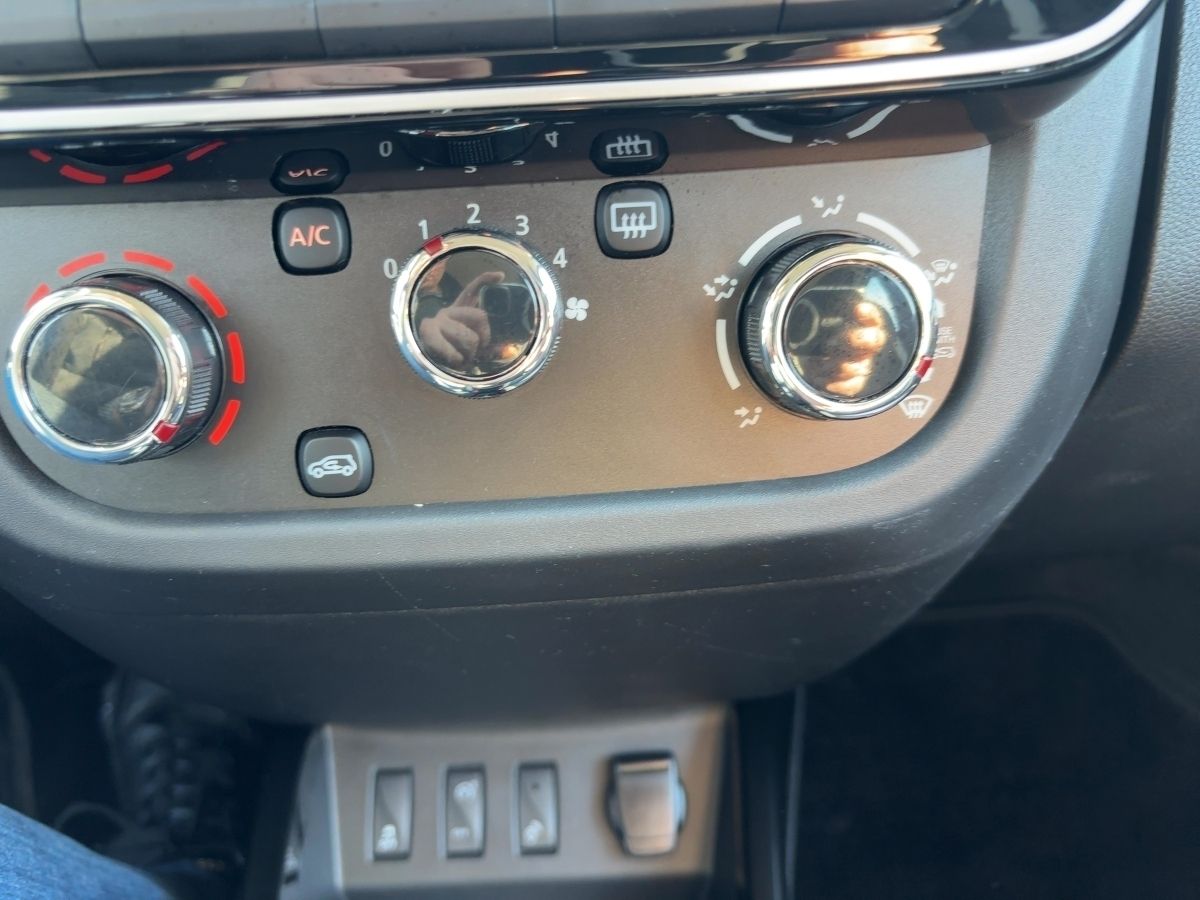 Fahrzeugabbildung Dacia Spring Essential Electric 45 CCS CCS Kamera