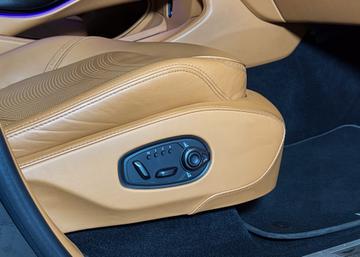 صورة مصغرة 29 لـ 2023 Aston Martin DBX