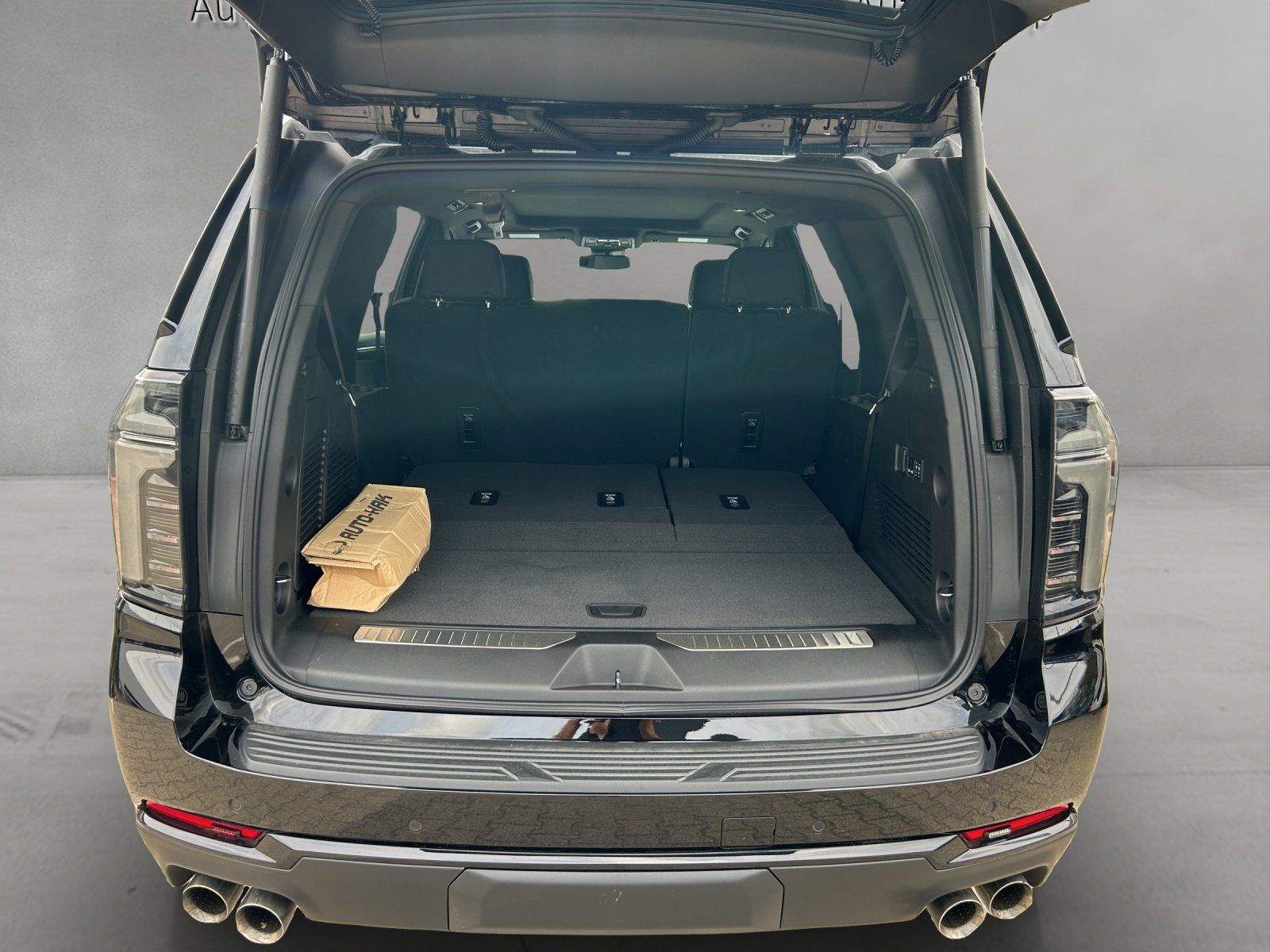 Fahrzeugabbildung Chevrolet Tahoe RST 6.2 MY26 LUFTFAHRWERK/8-SITZER/24"/AHK