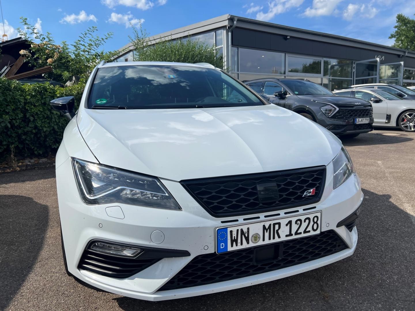 Seat Leon ST Cupra 300 AD Panorama Navi Digitales Coc