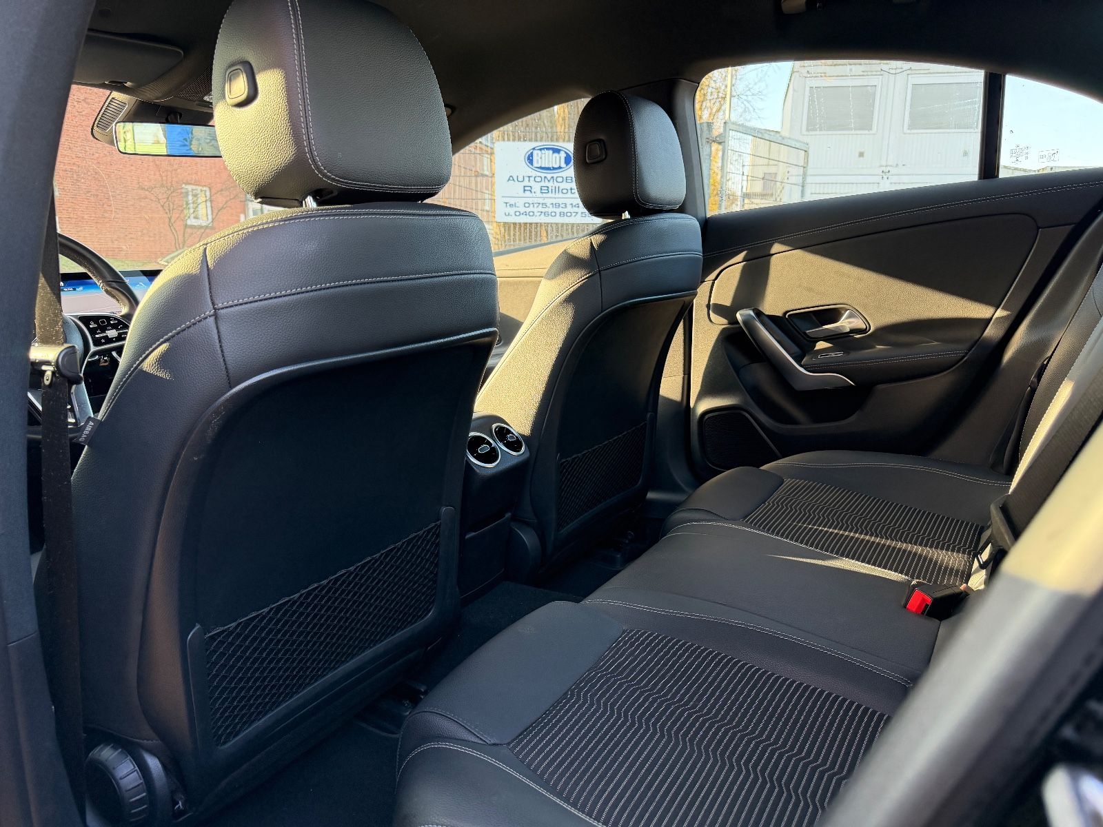 Fahrzeugabbildung Mercedes-Benz CLA 200 LED*AHK*KAMERA*TEMPO*NAVI*WIDESCREEN