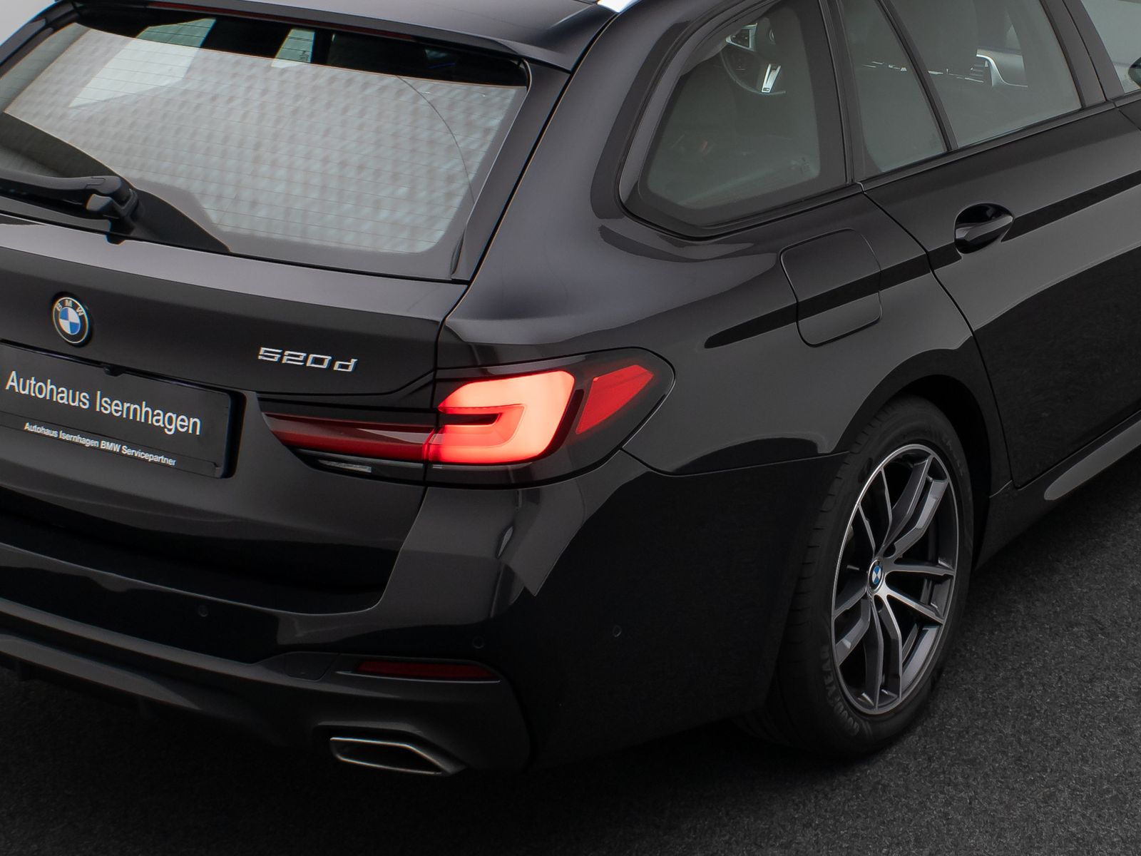 Fahrzeugabbildung BMW 520d xD M Sport Kamera DAB HiFi Lenkrhzg Komfort