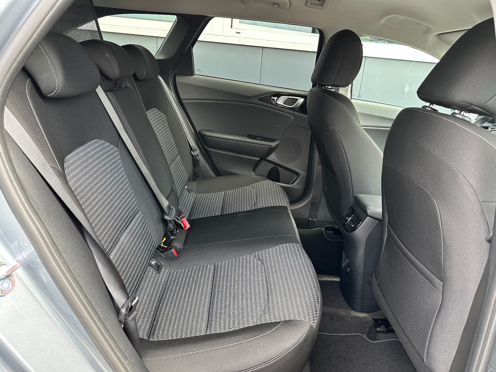 Fahrzeugabbildung Kia cee'd Sportswagon1.5T 48V DCT ULTIMATE STYLE JBL