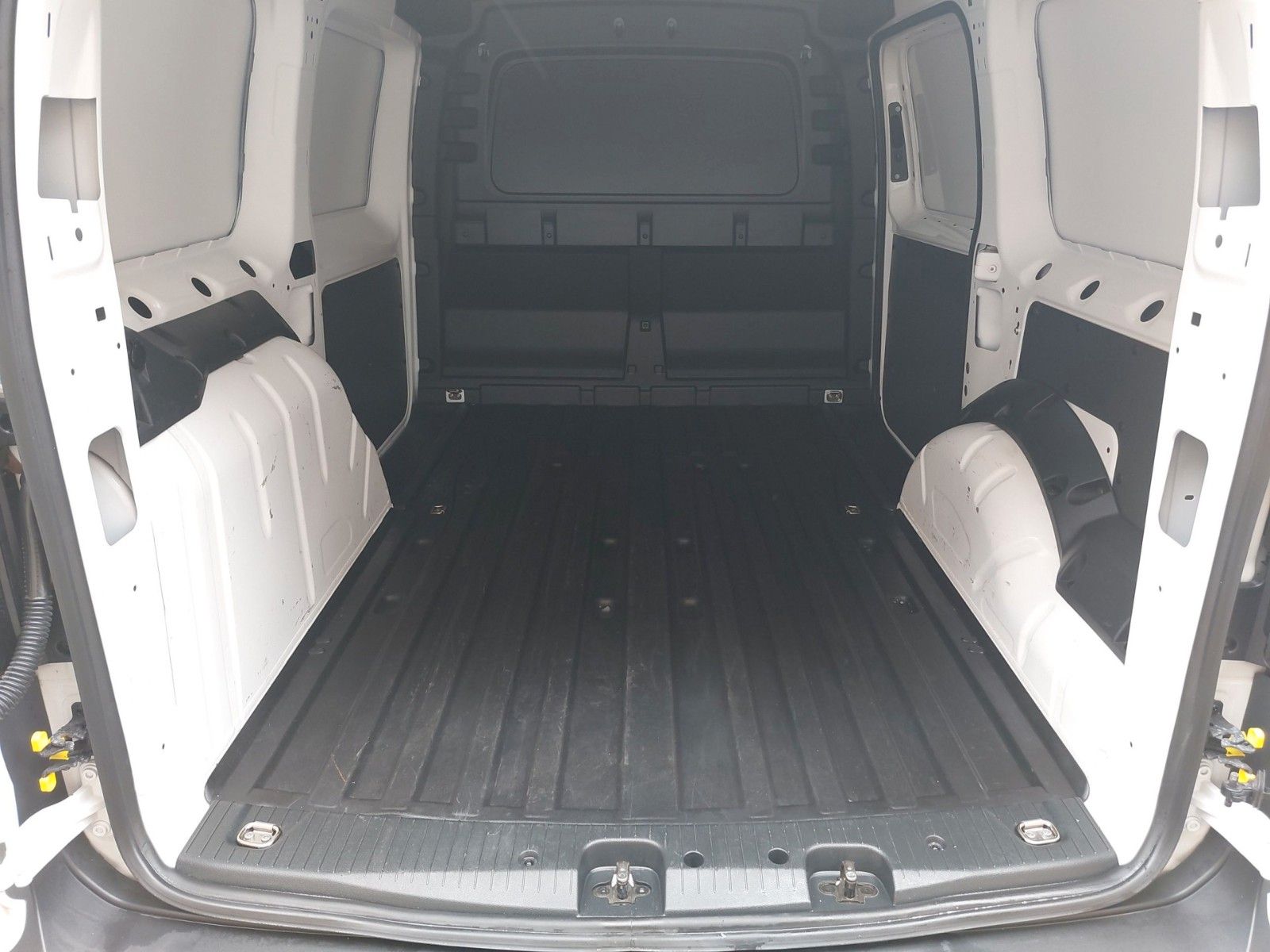 Volkswagen Caddy Maxi EcoProfi AHK Klima Allwetter – Bild 7