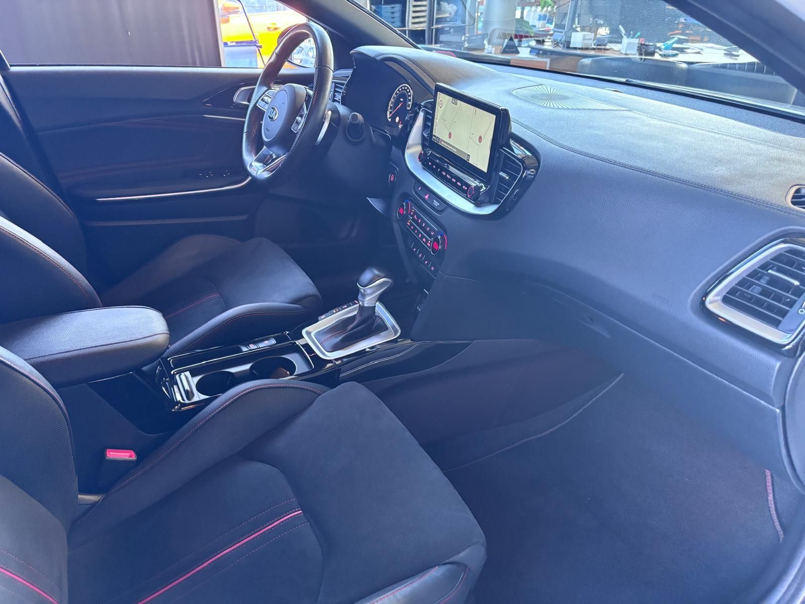 Fahrzeugabbildung Kia ProCeed GT AHK LED NAVI ALU