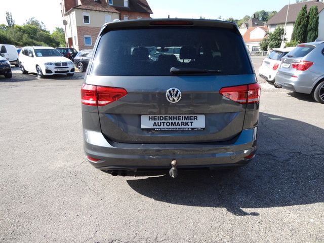 Fahrzeugabbildung Volkswagen Touran Sound/1.Hd/DSG/150PS/AHK/Navi/