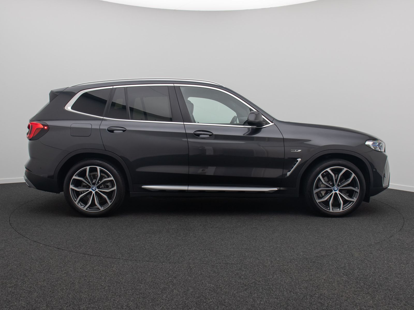 Fahrzeugabbildung BMW X3 xD30e Leder HUD DAB Kamera Laser Sport 20Zoll