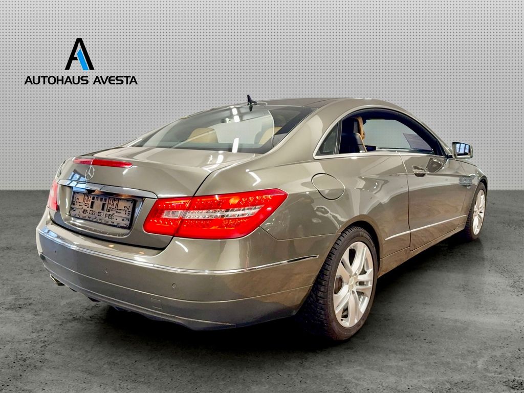 MERCEDES-BENZ E 250 CDI BE/ DESIGNO/PANORAMA/ CARPLAY/ R-KAM MERCEDES-BENZ E 250 CDI BE/ DESIGNO/PANORAMA/ CARPLAY/ R-KAM