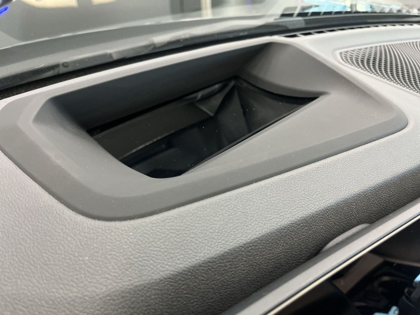 BMW 318 i TOURING AUTOMATIK LC PROF LED PDC KAMERA foto 19