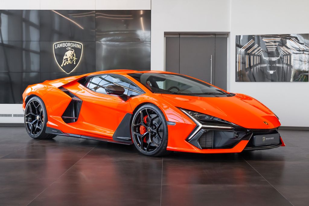 Image of Lamborghini Revuelto