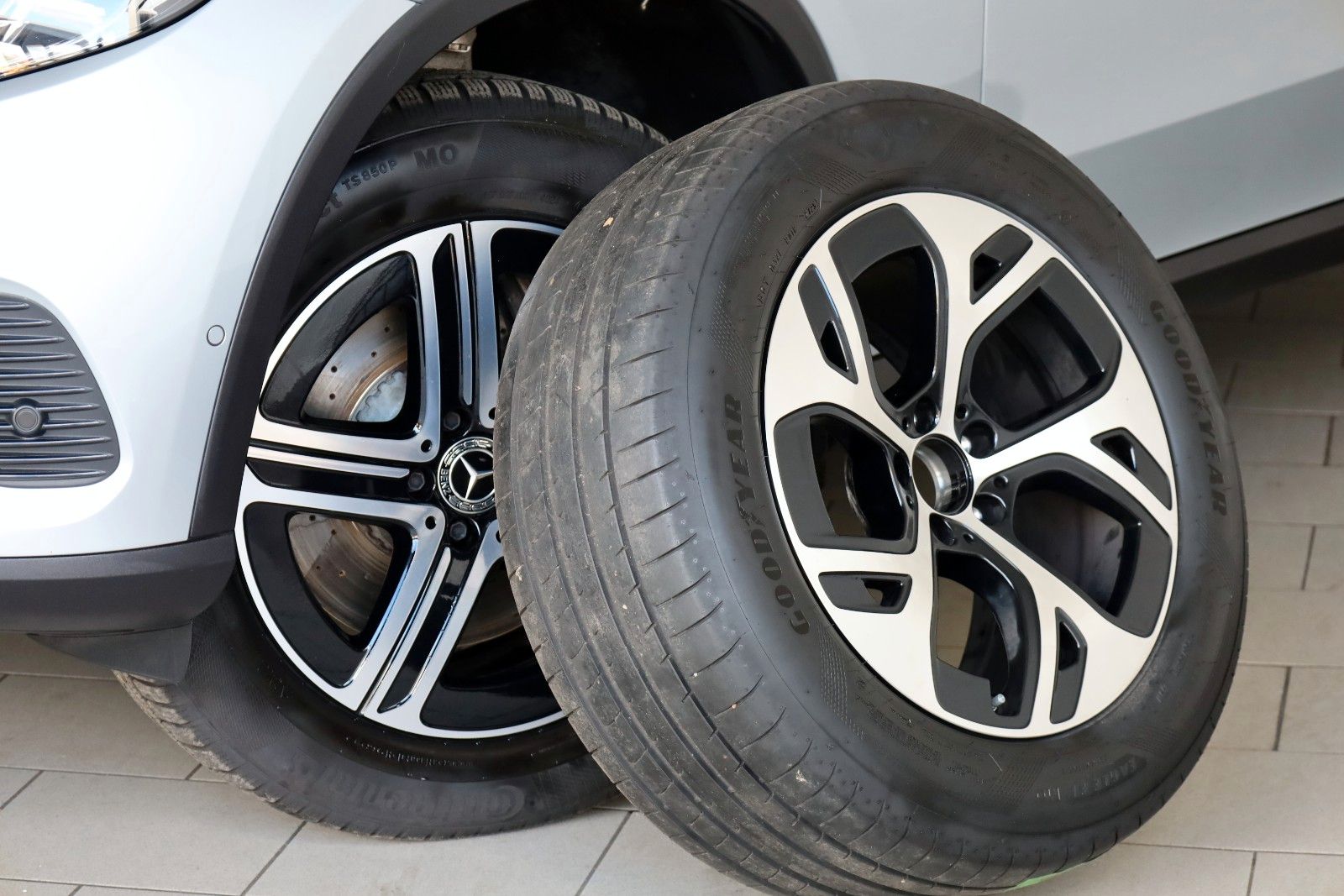 Fahrzeugabbildung Mercedes-Benz GLC 300 de 4M Avantgarde,Leder,Navi,360°,AHK,+WR