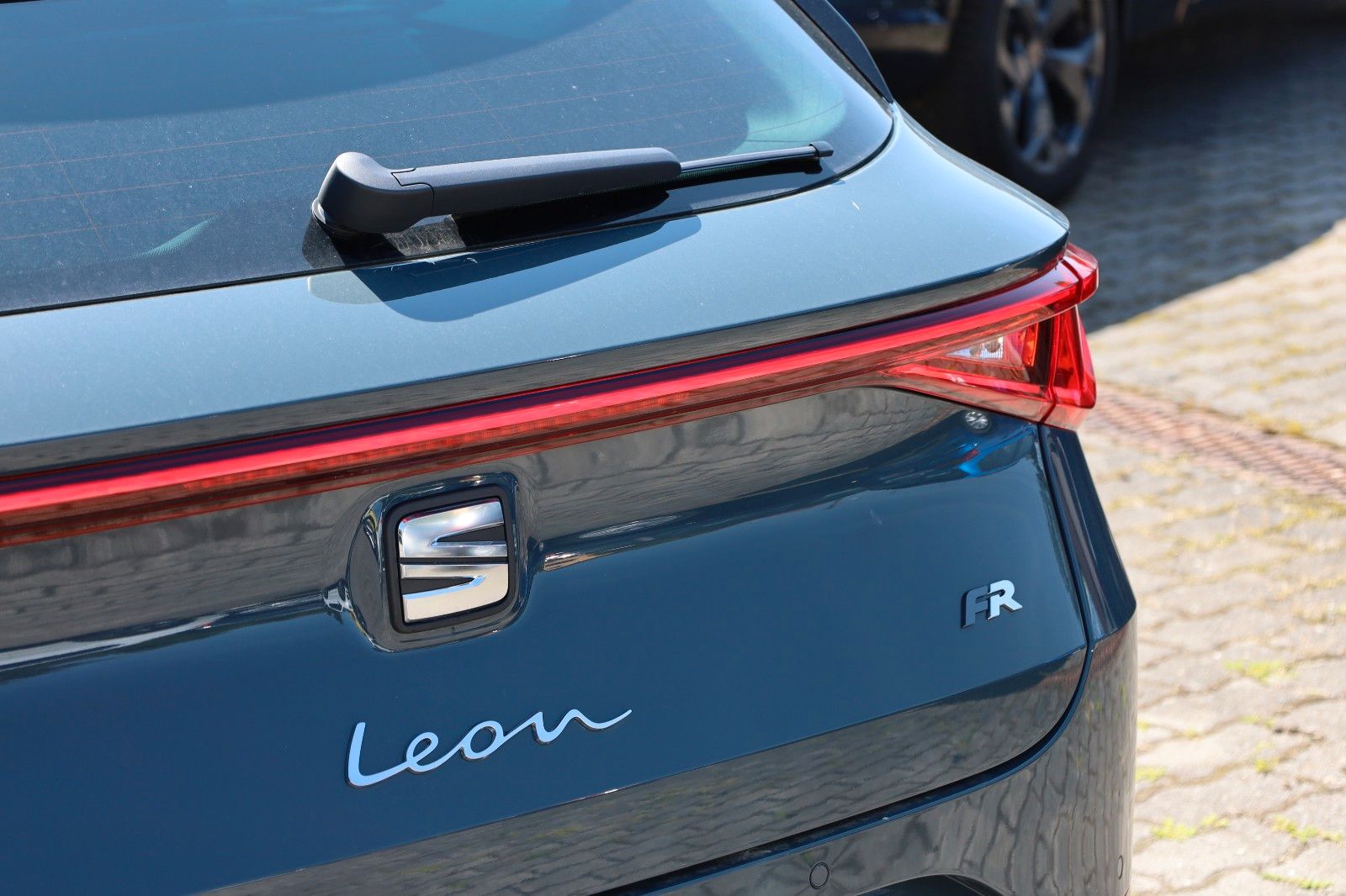 Fahrzeugabbildung SEAT Leon Sportstourer 1.5 eTSI FR *DSG *AHZV