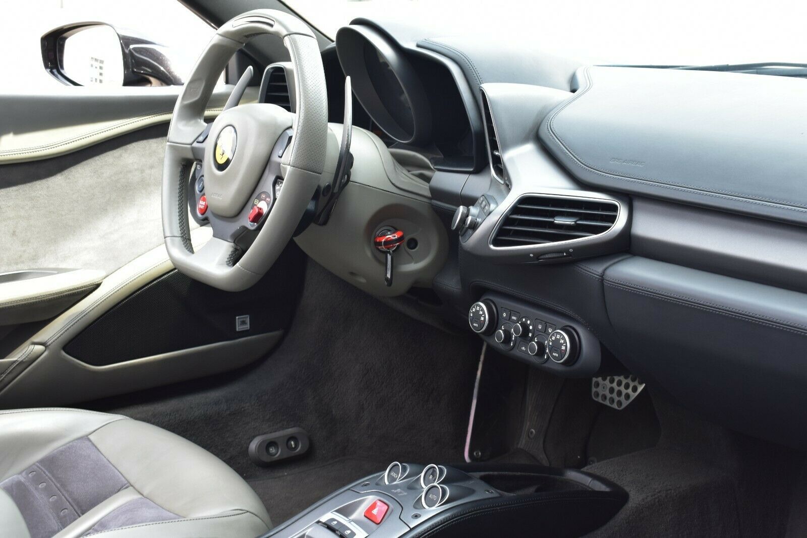 Fahrzeugabbildung Ferrari 458 Italia Spider*Lift*Cam*AFS*MIETKAUF