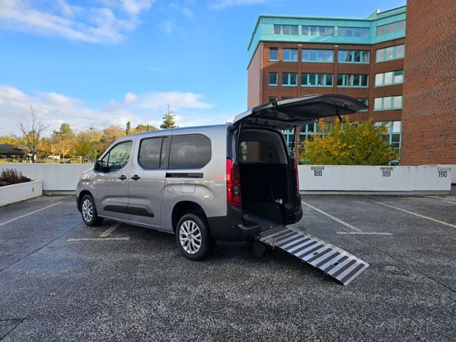 Fahrzeugabbildung Fiat Doblò 4 Kombi XL Rollstuhlgerecht Rollstuhlrampe