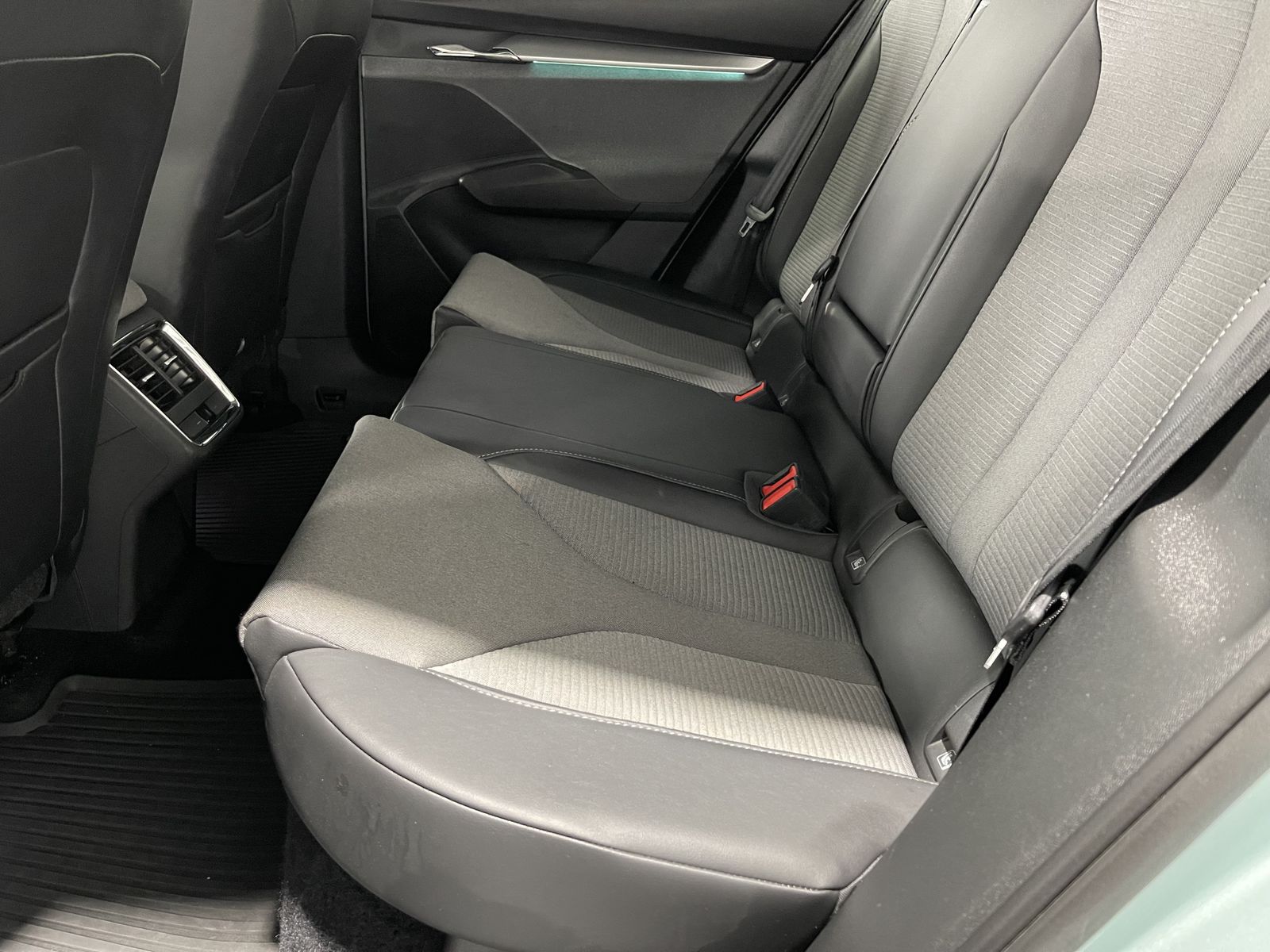 Fahrzeugabbildung SKODA Enyaq 60 Loft*LED*Cam*Navi*ACC*Spur*