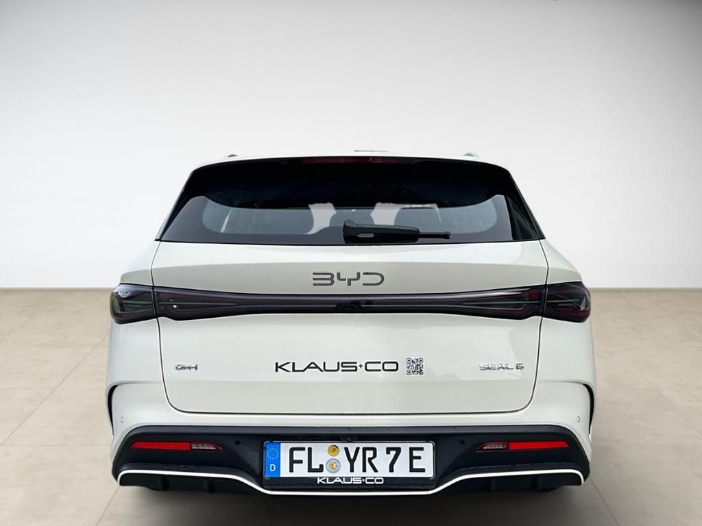 BYD SEAL 6
