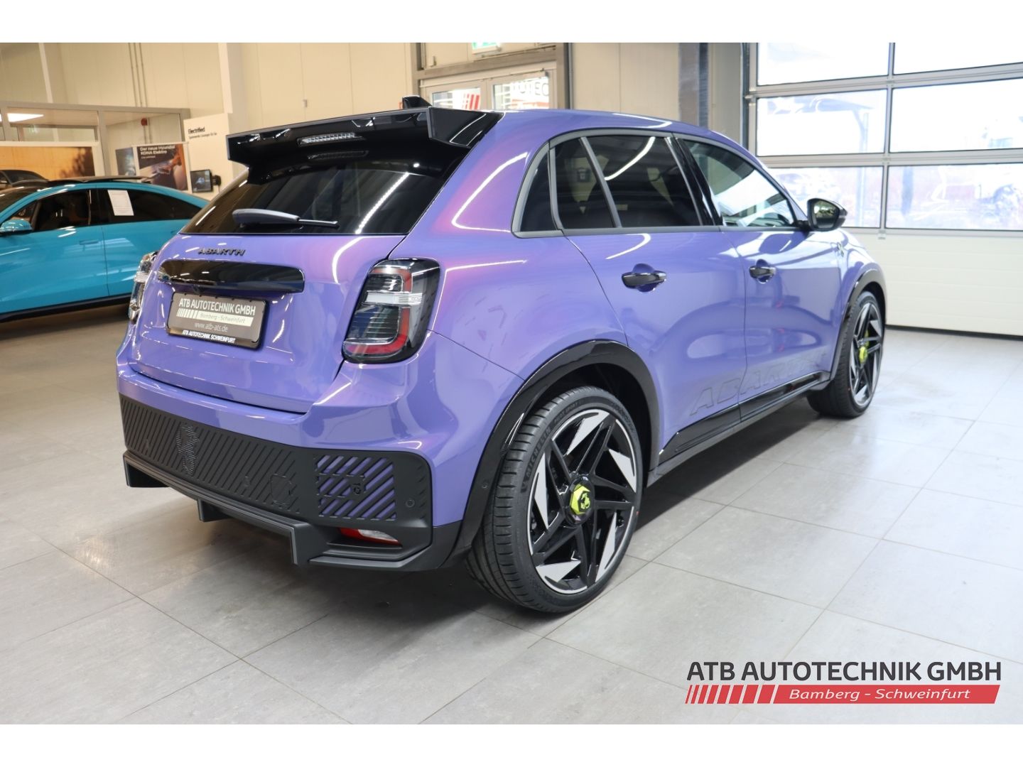 Fahrzeugabbildung Abarth 600e Scorpionissima 280 PS Navi LED PDCv+h Totwi
