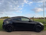 Tesla Model Y Long Range Dual Motor AWD TÜV Neu - Tesla Gebrauchtwagen in Duisburg