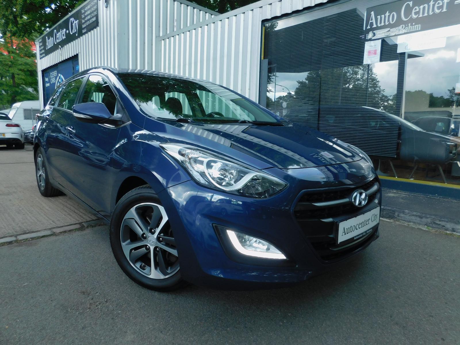 Hyundai i30 Kamera Navi PDC Sitzheizung LED Tempomat