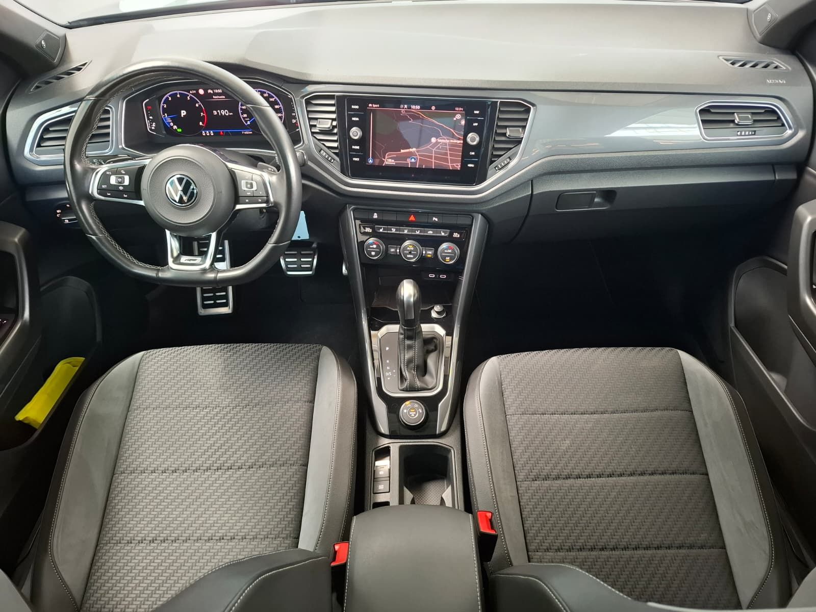 Fahrzeugabbildung Volkswagen T-Roc R-Line 2.0 TSI DSG 4Motion +ACC +DCC +LED
