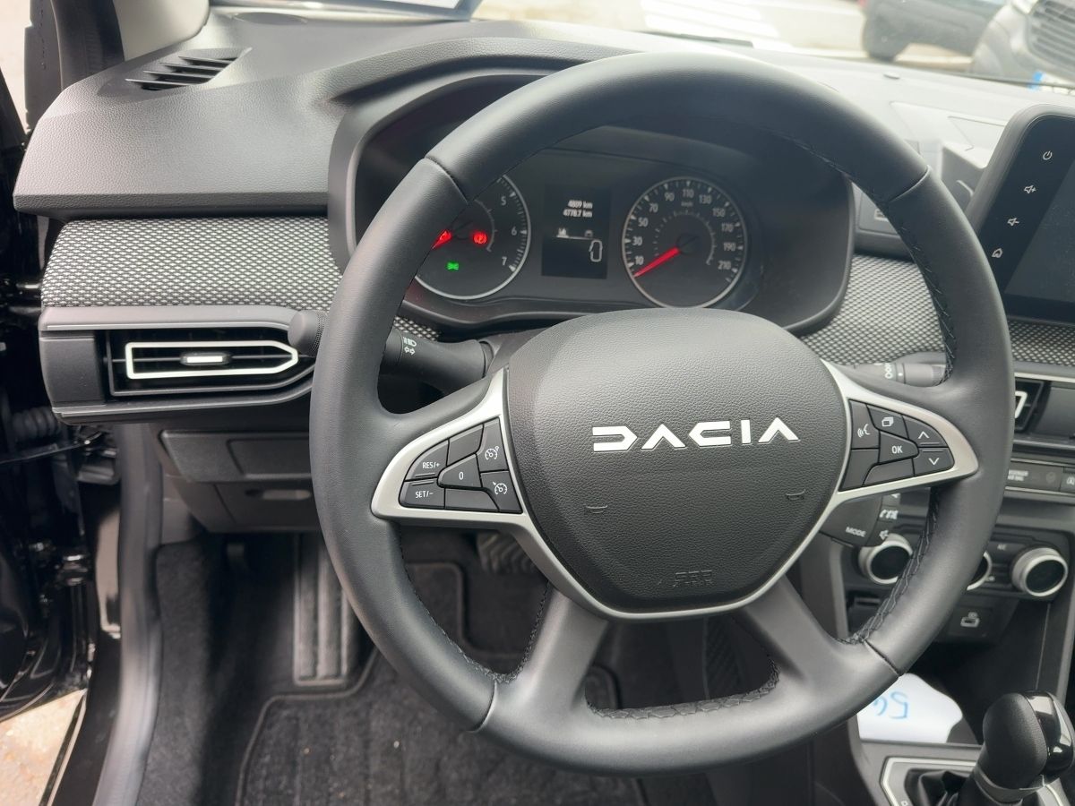 Fahrzeugabbildung Dacia Logan Black Edition TCe 90 Automatik