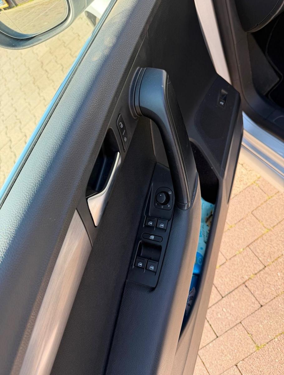 Volkswagen Passat 2013 — photo 10